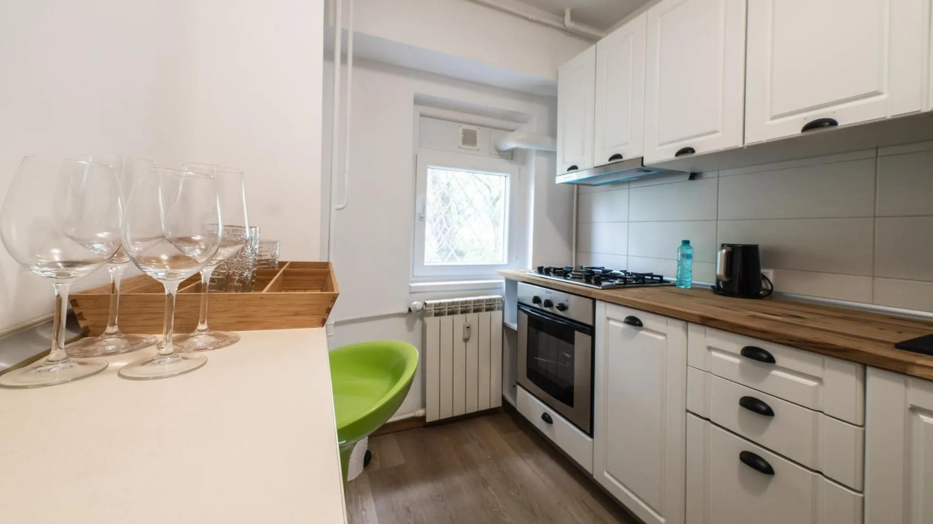 Apartment Modern & Cozy Studio - Near Herastrau Park Bucharest